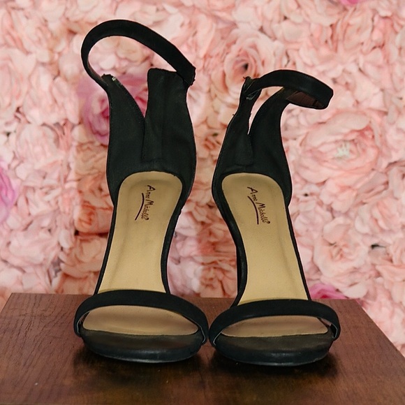 Last pair- High heeled Sandals - Black - Picture 1 of 4